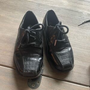 Smart fit black dress shoes little kids. Size 9 1/2